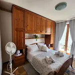L'ulivo 5 Chilometri Da Varenna Vista In Via Privata * Lierna