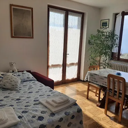 L'ulivo 5 Chilometri Da Varenna Vista In Via Privata *