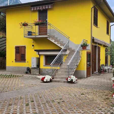 L'ulivo 5 Chilometri Da Varenna Vista In Via Privata Lierna