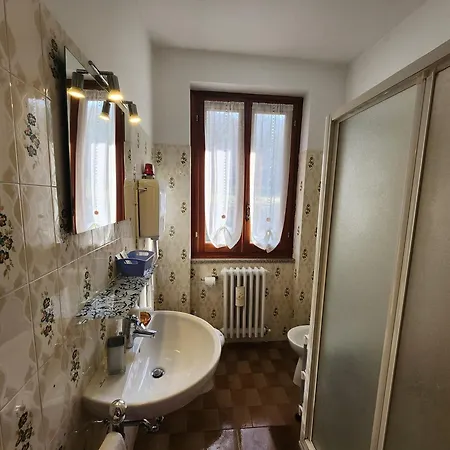 L'ulivo 5 Chilometri Da Varenna Vista In Via Privata *