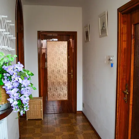 L'ulivo 5 Chilometri Da Varenna Vista In Via Privata * Lierna