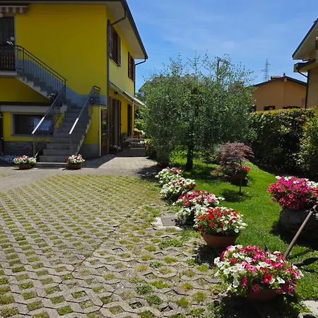 Апартаменты L'ulivo 5 Chilometri Da Varenna Vista In Via Privata *