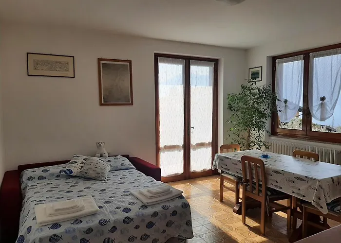 L'ulivo 5 Chilometri Da Varenna Vista In Via Privata Daire