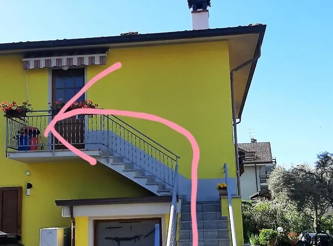 L'ulivo 5 Chilometri Da Varenna Vista In Via Privata Lierna