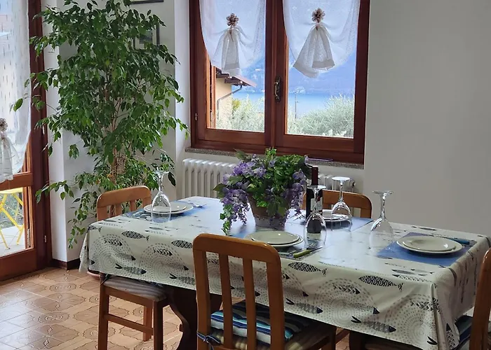 L'ulivo 5 Chilometri Da Varenna Vista In Via Privata Daire Lierna