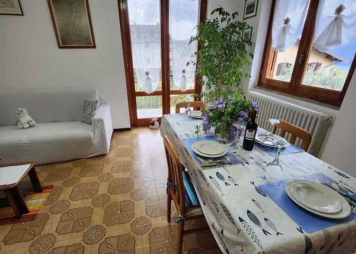 Daire L'ulivo 5 Chilometri Da Varenna Vista In Via Privata *