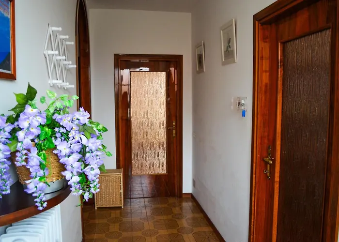 L'ulivo 5 Chilometri Da Varenna Vista In Via Privata * Lierna