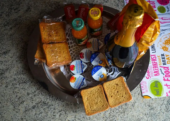 L'ulivo 5 Chilometri Da Varenna Vista In Via Privata * Lierna