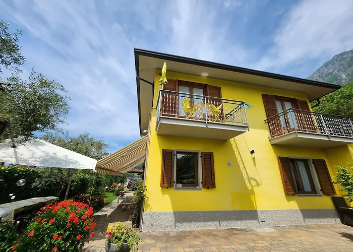 L'ulivo 5 Chilometri Da Varenna Vista In Via Privata Daire *