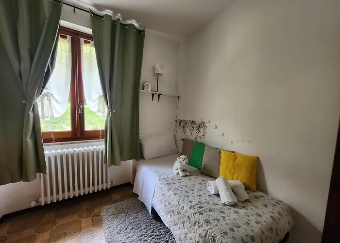 L'ulivo 5 Chilometri Da Varenna Vista In Via Privata * Lierna