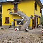 L'ulivo 5 Chilometri Da Varenna Vista In Via Privata Lierna