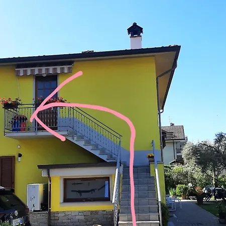 L'ulivo 5 Chilometri Da Varenna Vista In Via Privata Льерна