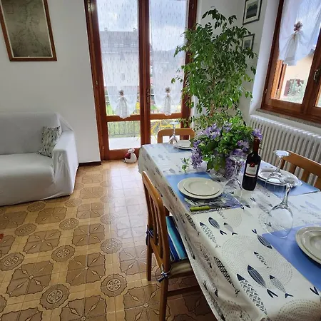 Daire L'ulivo 5 Chilometri Da Varenna Vista In Via Privata *