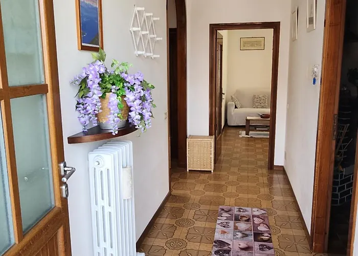 L'ulivo 5 Chilometri Da Varenna Vista In Via Privata Appartamento Lierna