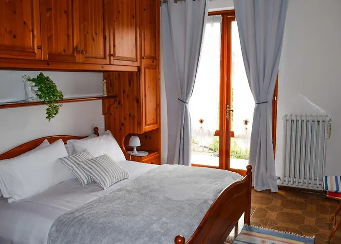 L'ulivo 5 Chilometri Da Varenna Vista In Via Privata Appartamento *