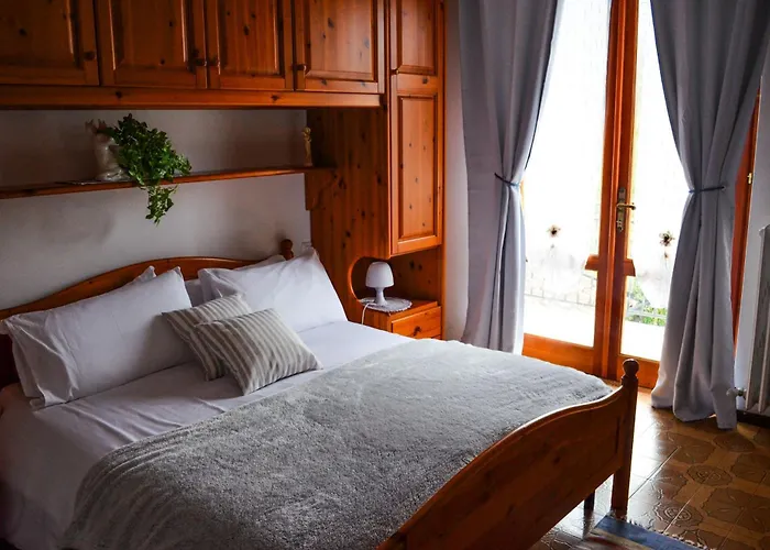 L'ulivo 5 Chilometri Da Varenna Vista In Via Privata Appartamento